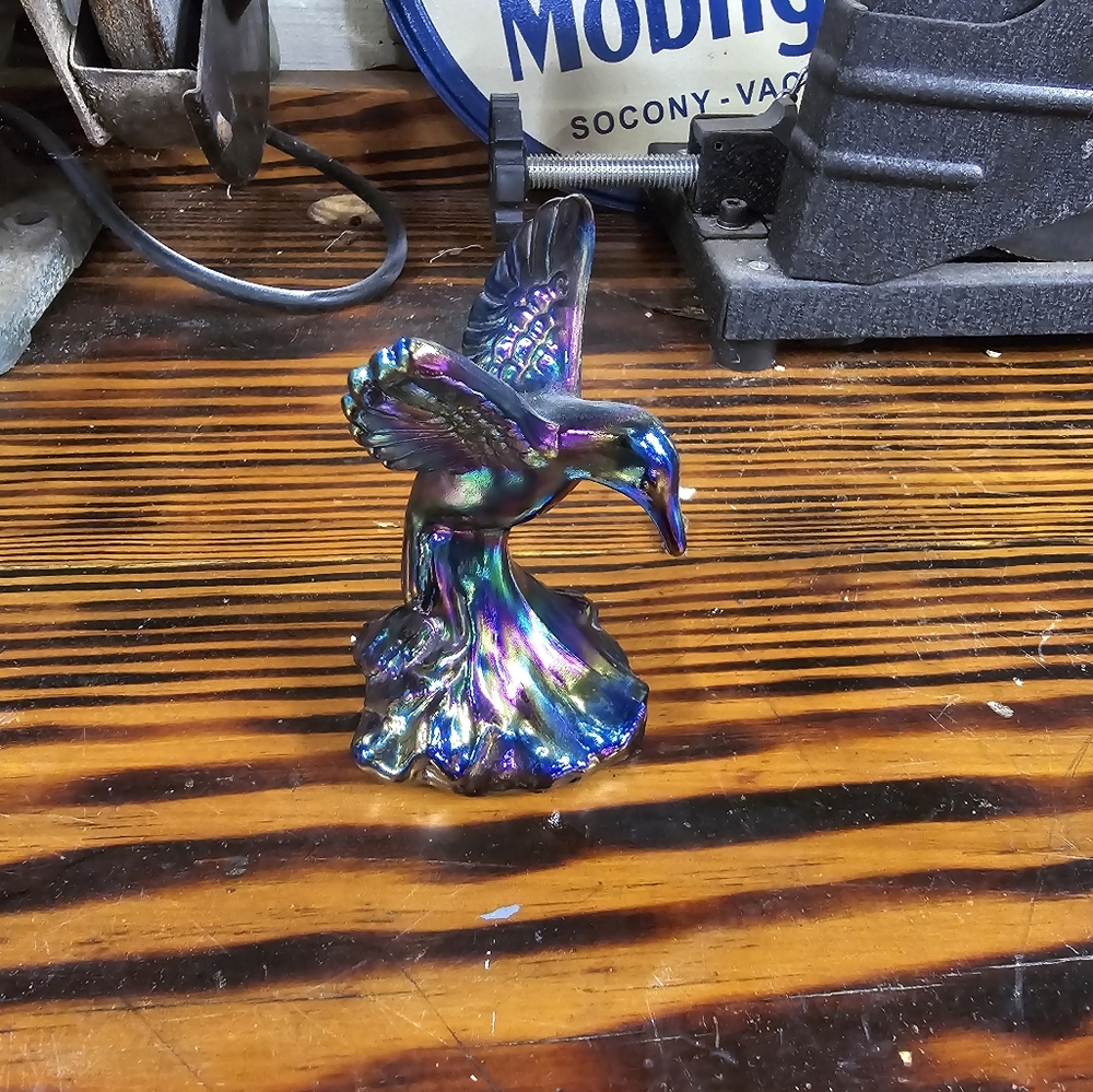 Vintage Fenton iridescent amethyst  hummingbird figurine